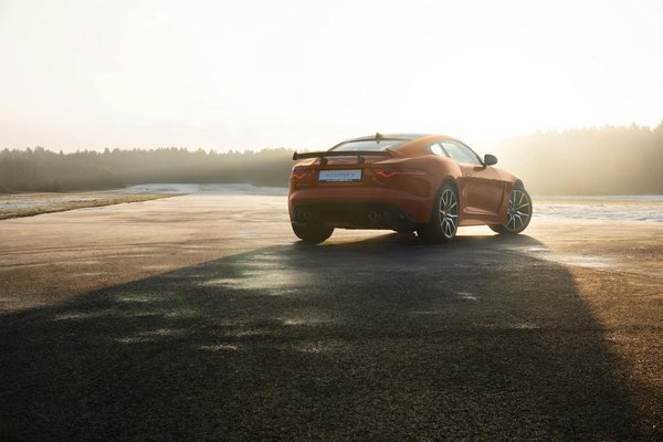 Innovative upcycling-ideen: stoffreste in stilvolle modeaccessoires verwandeln