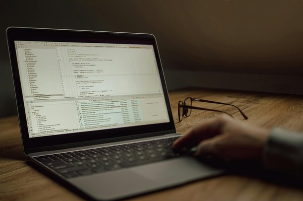 Naturverbundenes wohnzimmer für allergiker: so schaffen sie ein gesundes zuhause mit ökologischem design"